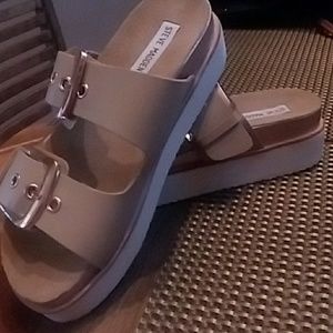 Steve Madden sandal